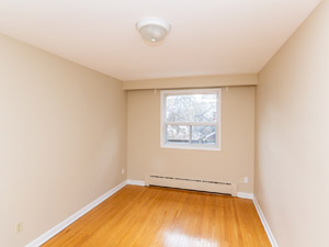 3+ Bedroom apartment for rent in TORONTO 