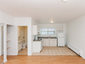 Bachelor apartment for rent in TORONTO  