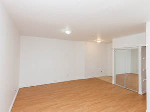 Bachelor apartment for rent in TORONTO  