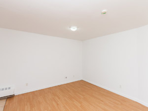 Bachelor apartment for rent in TORONTO  
