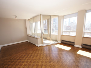 Bachelor apartment for rent in TORONTO    