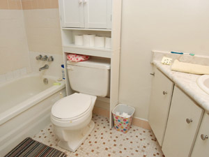 Room / Shared apartment for rent in Oshawa 