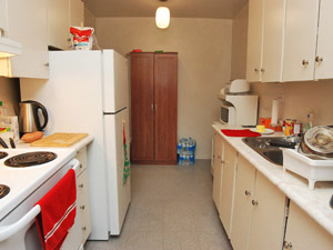 Room / Shared apartment for rent in Oshawa 