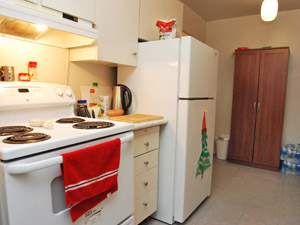 Room / Shared apartment for rent in Oshawa 