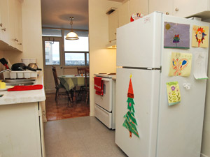 Room / Shared apartment for rent in Oshawa 
