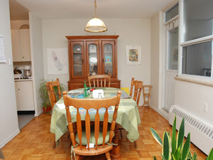Room / Shared apartment for rent in Oshawa 