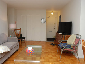 Room / Shared apartment for rent in Oshawa 