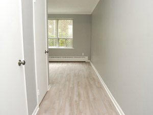 Bachelor apartment for rent in EAST YORK