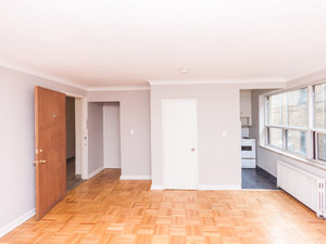 Bachelor apartment for rent in YORK  