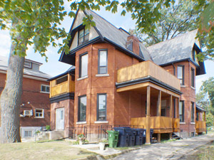 Rental House Clendenan-Annette, Toronto, ON