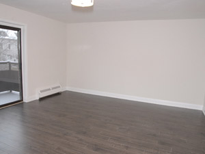 Bachelor apartment for rent in RICHMOND HILL