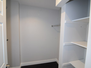 Bachelor apartment for rent in Toronto  