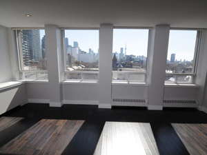 Bachelor apartment for rent in Toronto  