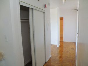 Bachelor apartment for rent in OSHAWA    