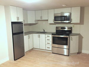 Bachelor apartment for rent in SCARBOROUGH