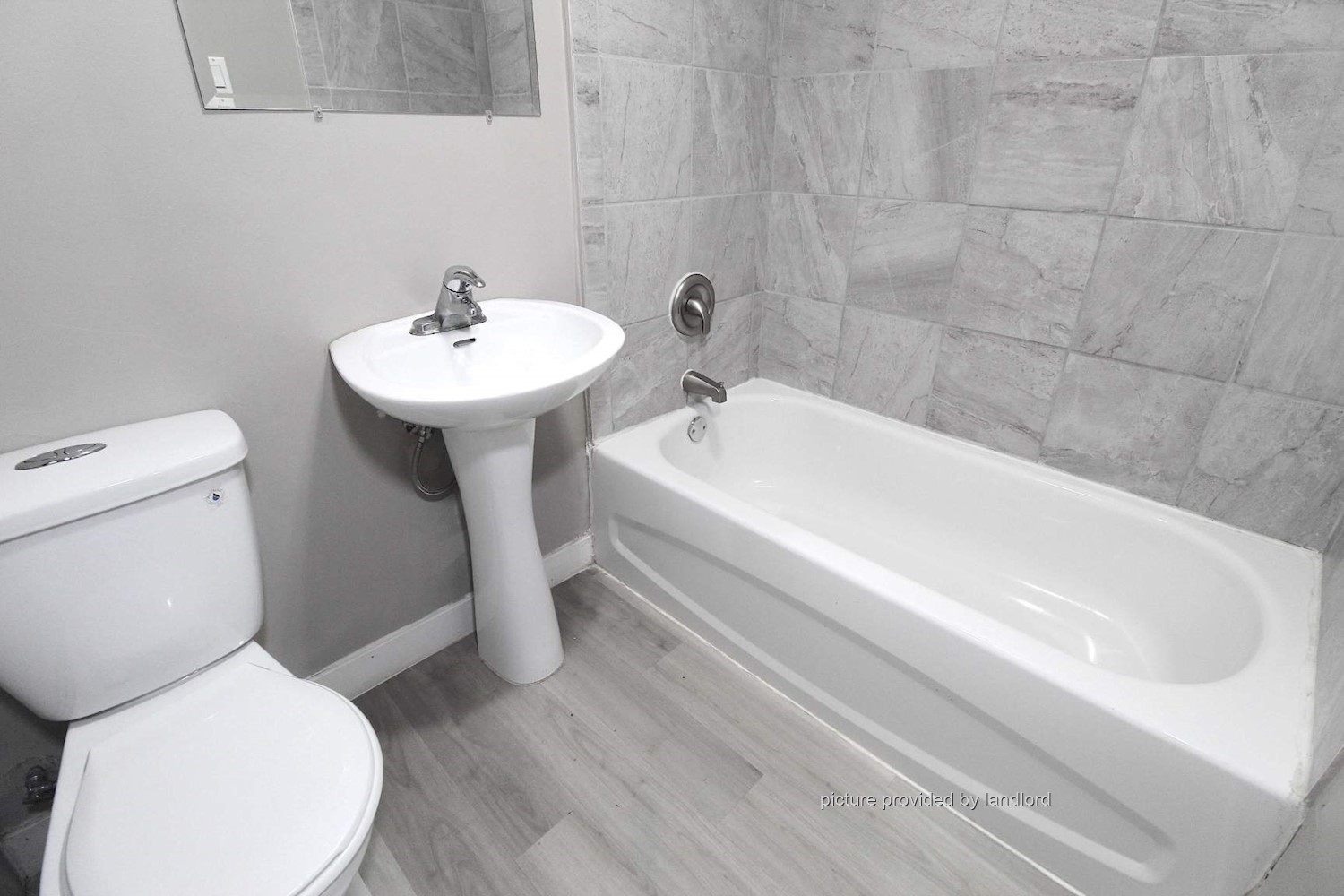 For rent 1424 Victoria Avenue Regina, 2 bdrm Viewit 196286