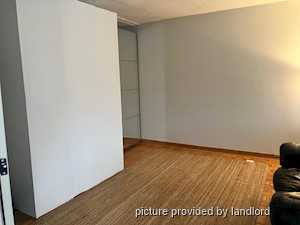 Room / Shared apartment for rent in YORK