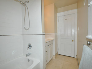 2 Bedroom apartment for rent in TORONTO