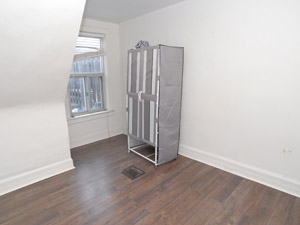 Room / Shared apartment for rent in TORONTO 