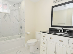 Room / Shared apartment for rent in SCARBOROUGH