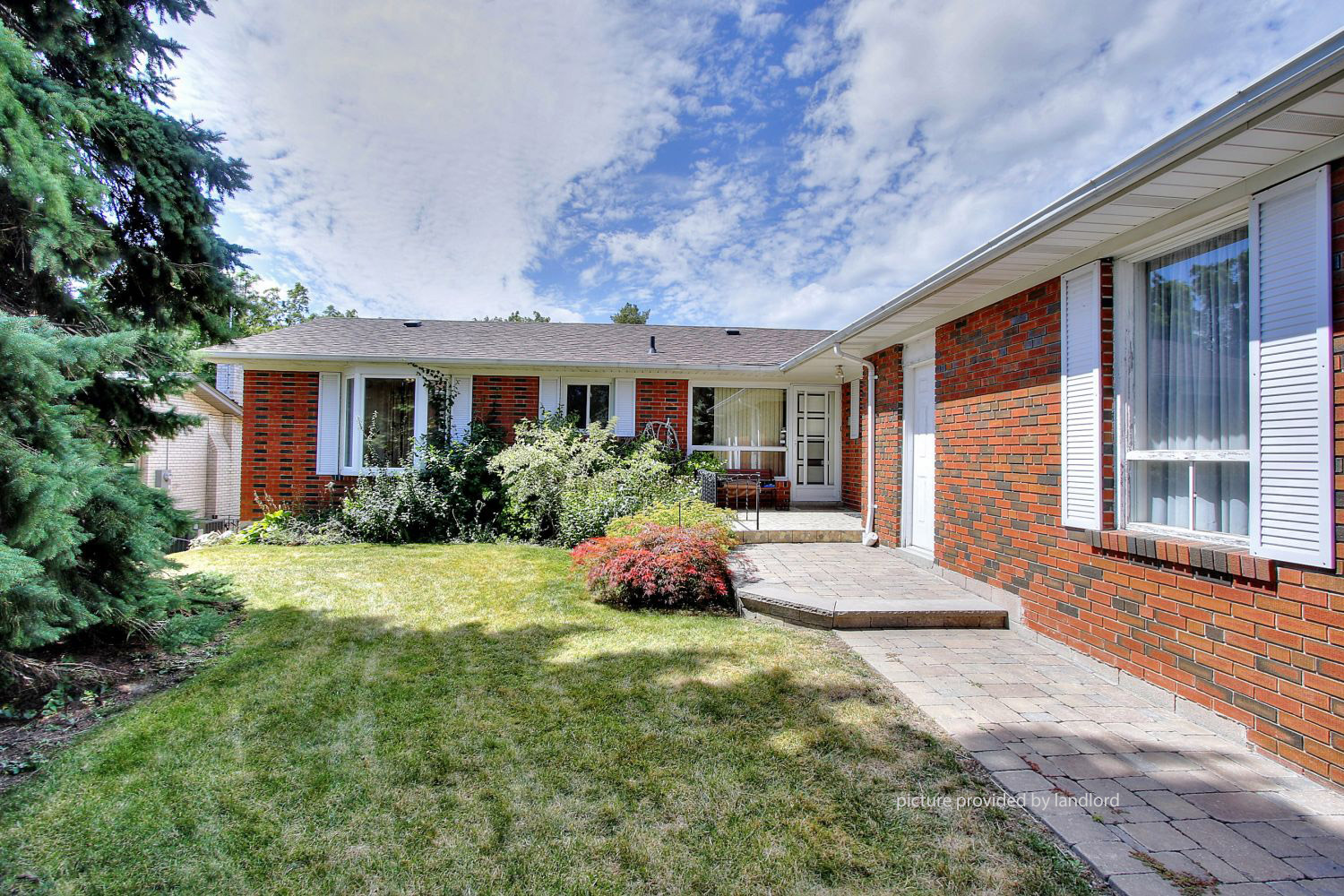 YONGEROYAL ORCHARD, THORNHILL, ON 3+ Bedroom for rent THORNHILL