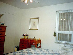 Bachelor apartment for rent in EAST YORK