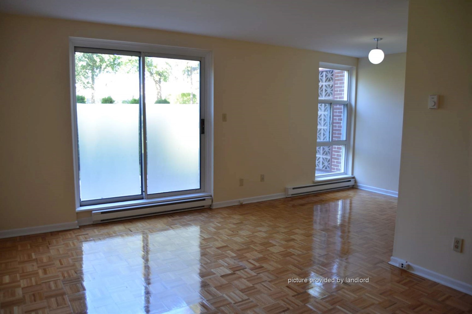 For rent 20202077 Barsuda Dri Mississauga, 2 bdrm Viewit 210458