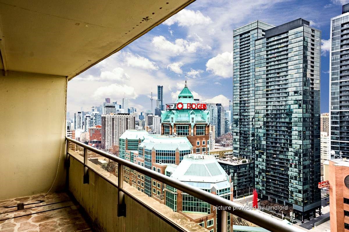 For rent 77 Huntley Street Toronto, Bach Viewit 211028