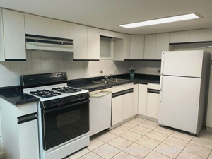 Bachelor apartment for rent in YORK