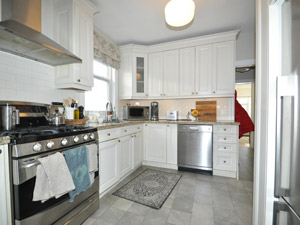 3+ Bedroom apartment for rent in TORONTO 