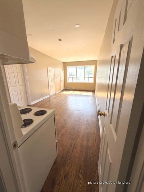 Dundas-Runnymede Toronto, 1 bdrm 3