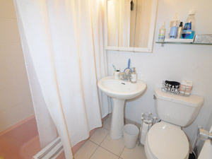 Bachelor apartment for rent in TORONTO 