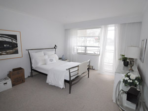 Bachelor apartment for rent in TORONTO 