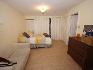 Bachelor apartment for rent in TORONTO