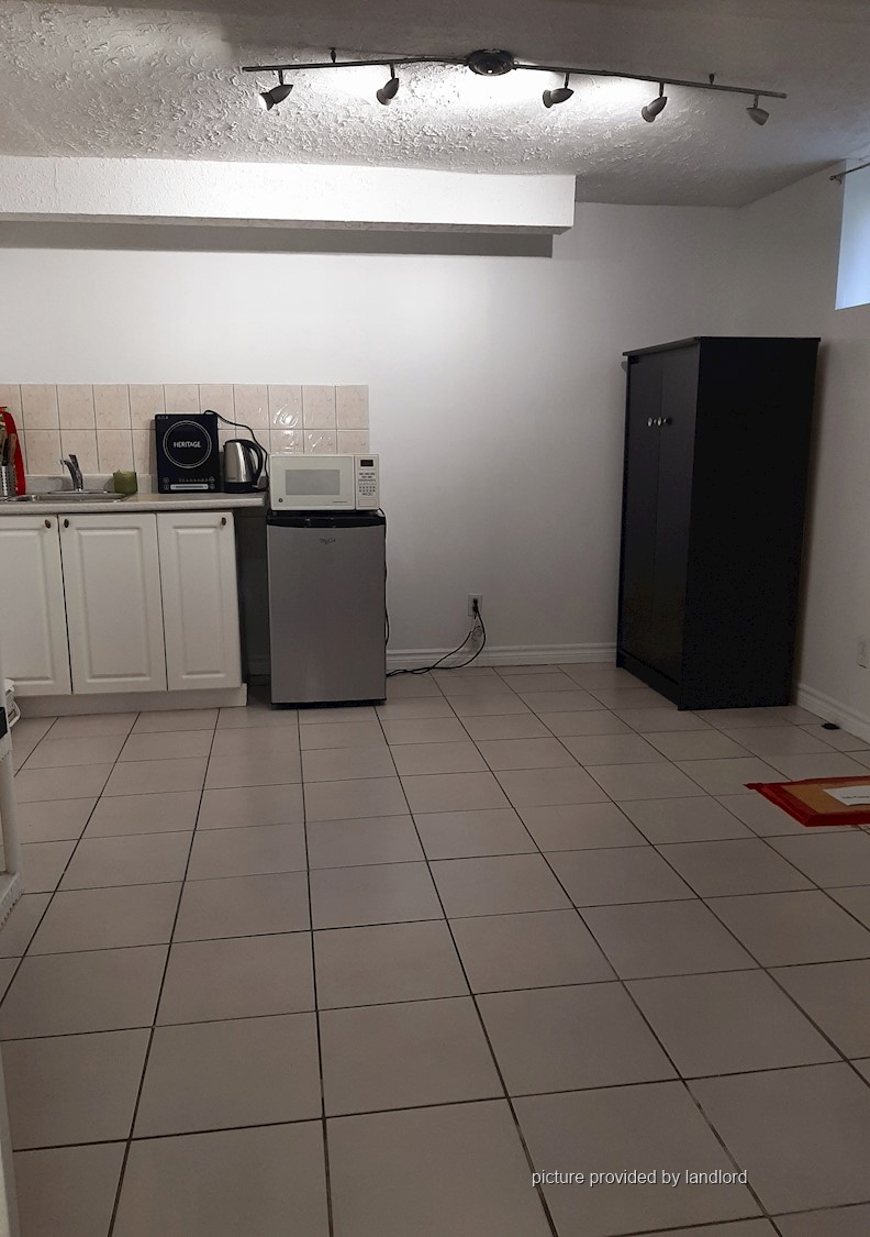 For rent KeeleBloor Toronto, Bach Viewit 215160