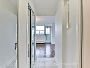 Bachelor apartment for rent in EAST YORK