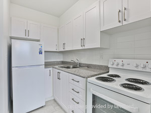 Bachelor apartment for rent in EAST YORK