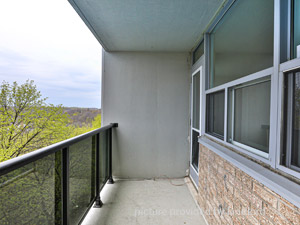 Bachelor apartment for rent in EAST YORK