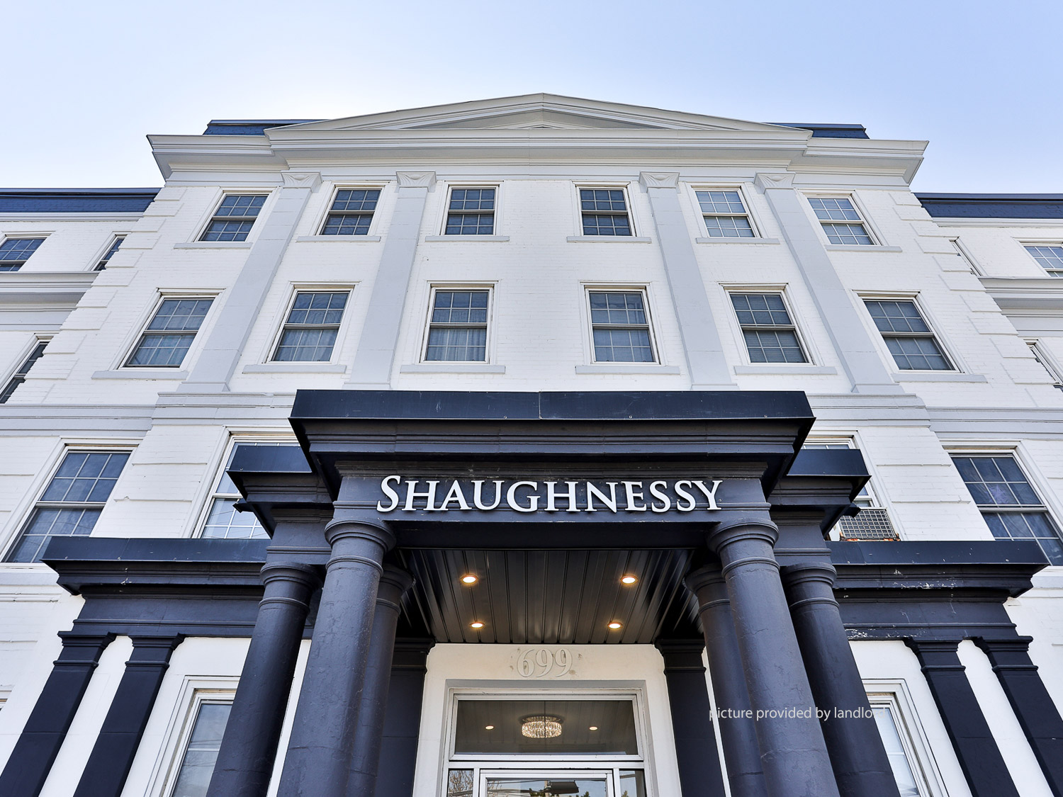 For rent 699 Eglinton Avenue W Toronto, 2 bdrm Viewit 219683