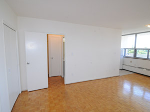 Bachelor apartment for rent in TORONTO