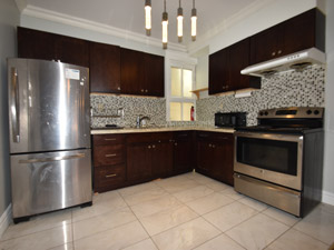 3+ Bedroom apartment for rent in TORONTO 