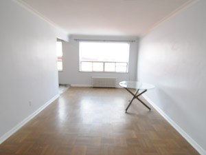 Bachelor apartment for rent in EAST YORK 