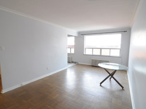 Bachelor apartment for rent in EAST YORK 