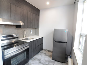 Bachelor apartment for rent in EAST YORK 