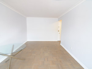 Bachelor apartment for rent in EAST YORK 