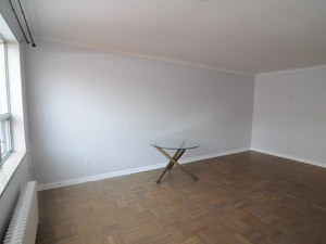 Bachelor apartment for rent in EAST YORK 