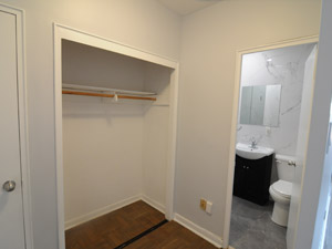Bachelor apartment for rent in EAST YORK 