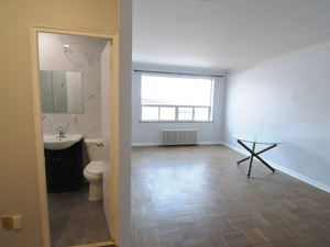 Bachelor apartment for rent in EAST YORK 
