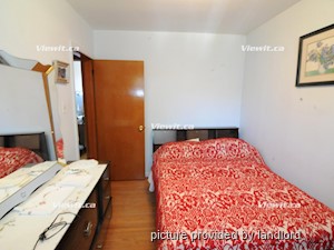 Room / Shared apartment for rent in Toronto