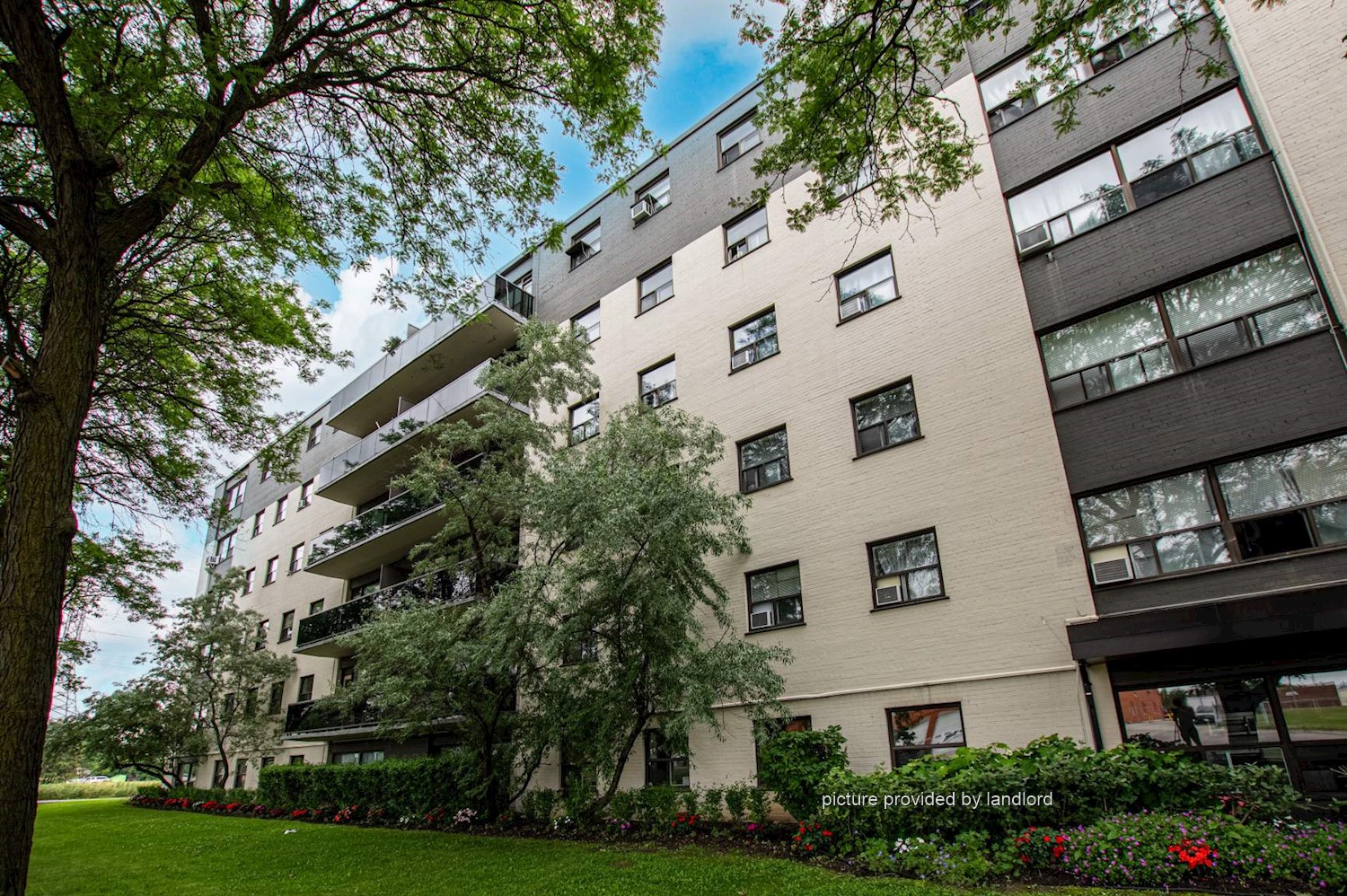 For rent 4981 Bathurst Street Toronto, 2 bdrm Viewit 222522